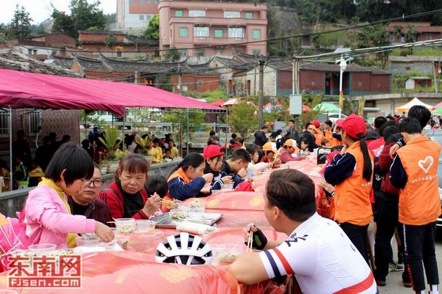 花海暢游 泉州洛江虹山油菜花文化節(jié)開幕