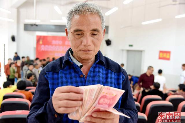 龍巖:扣準產業項目,老區“拔窮根”