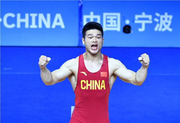 閩將石智勇打破男子73公斤級抓舉及總成績世界紀(jì)錄 