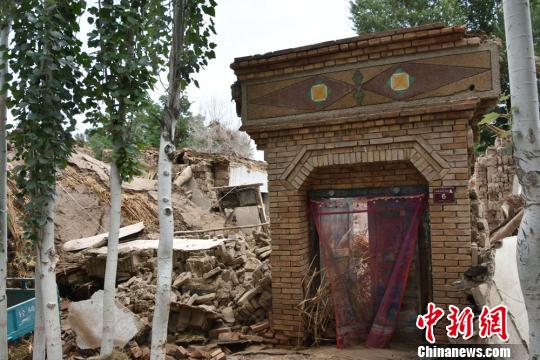 甘肅瓜州暴雨引發(fā)洪水致農(nóng)戶受災:房屋倒塌道路沖毀
