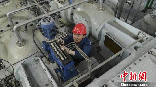 “90后”鉗工絕技傍身：維修精度控制在0.01毫米