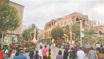 網紅打卡地喀什古城。本報記者 吳鐸思 攝