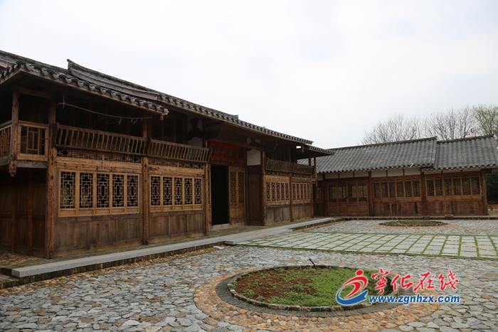 寧化：湖光山色引客來(lái)