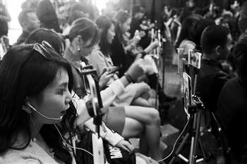 直播帶貨"注水"！5元買3萬個贊 311萬觀眾真人11萬