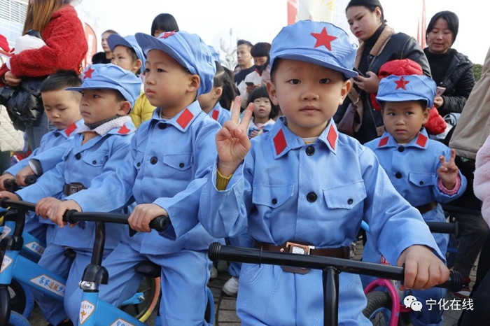 300名“騎士”紅土地上騎行競(jìng)技