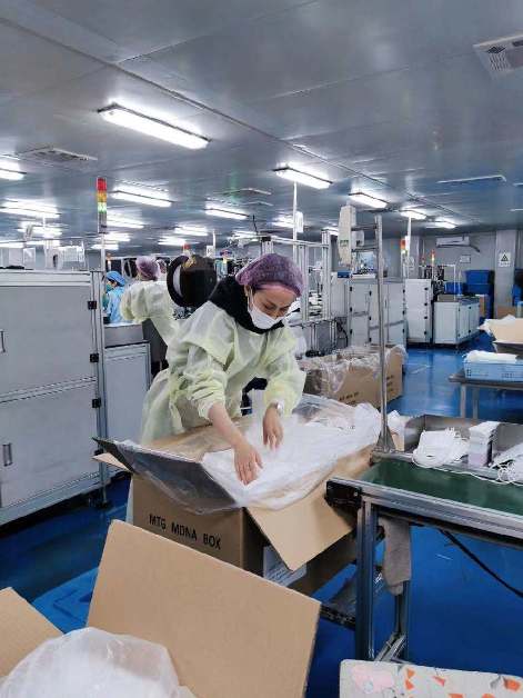 這些上海人選擇去口罩廠志愿上夜班