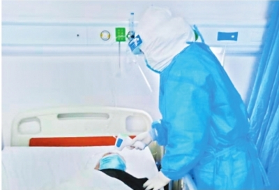 90后護(hù)士暖心守護(hù) 90歲老人痊愈在望