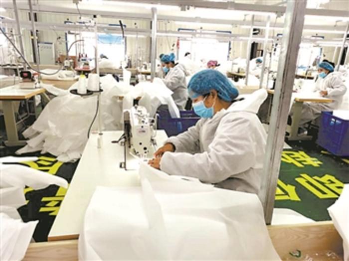 服裝廠12天轉產為醫療物資企業 轉產要過幾道關?