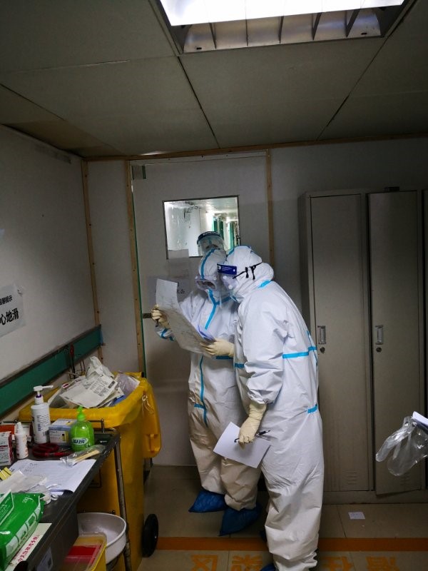 【戰疫最前線】搶救重病患者的護士長多次請戰 49歲的她曾簽下遺體捐獻志愿書