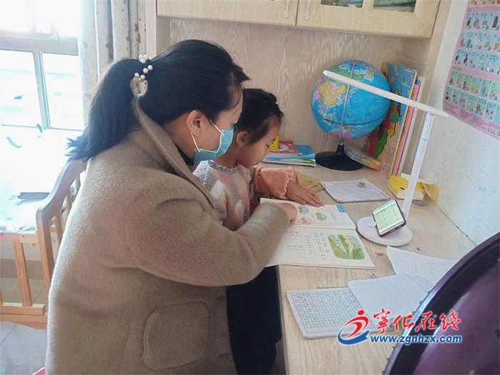 特事特辦：為“逆行者”子女輔導功課