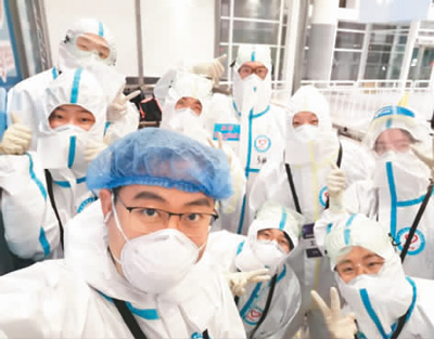 “新國展”里的大學生“翻譯官”