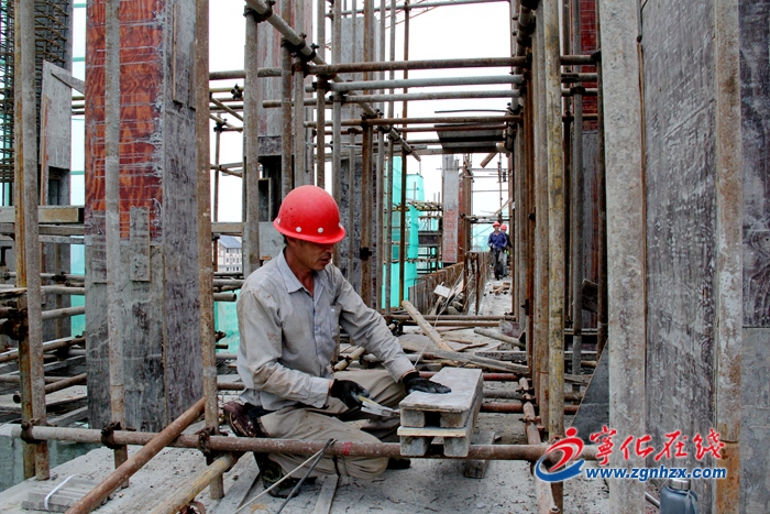 寧化江背濱江安置小區（二期）工程項目建設忙