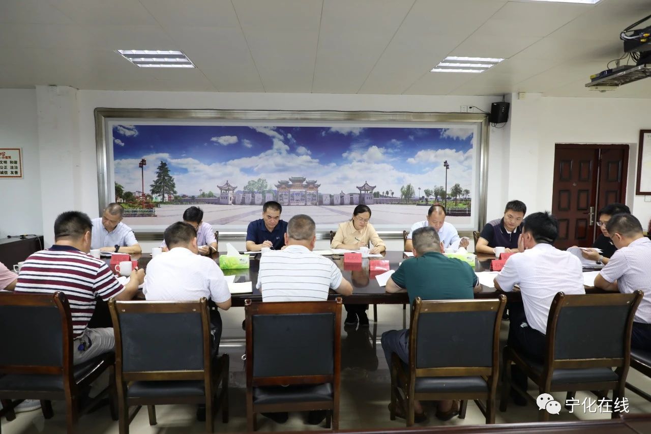 寧化縣領(lǐng)導(dǎo)現(xiàn)場(chǎng)辦公 規(guī)劃農(nóng)村住宅藍(lán)圖