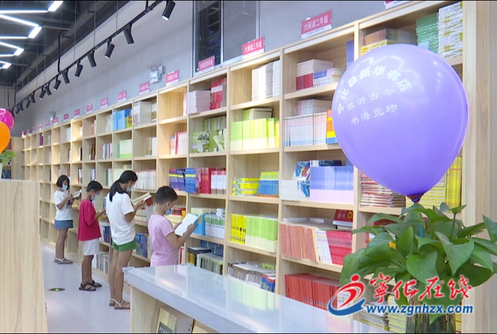 假期“新時(shí)尚”，寧化市民享受讀書樂趣