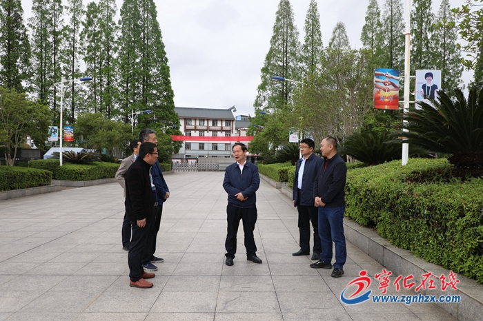 市領(lǐng)導看望慰問來寧掛職教師