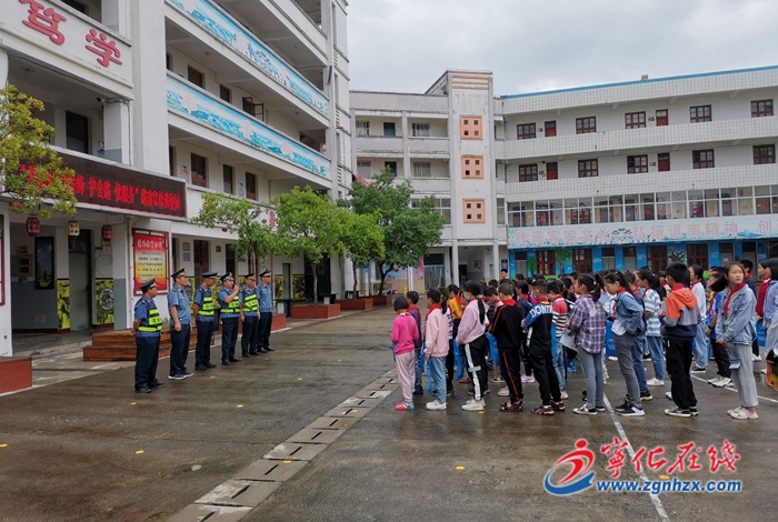 寧化:路政宣傳走進學校和企業