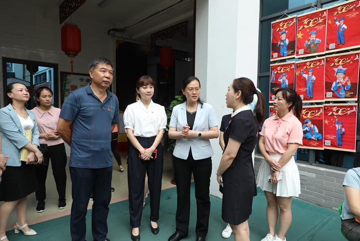 寧化縣領導與少年兒童共慶“六一”國際兒童節(jié)