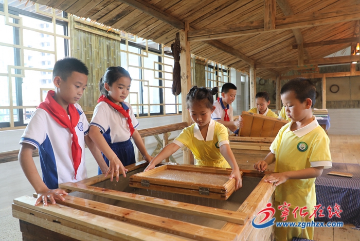 寧化：古法造紙術(shù)進(jìn)校園