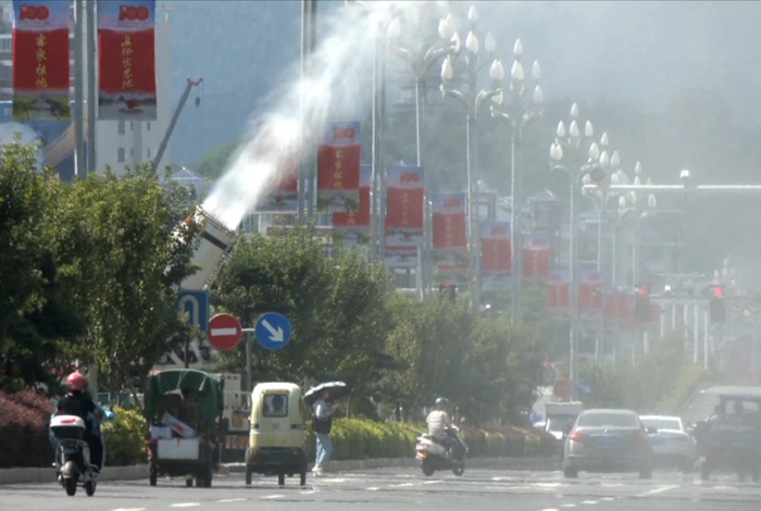 寧化:為城市道路除塵降溫 打造清涼出行環(huán)境