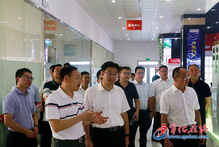 縣領(lǐng)導(dǎo)開展縣委縣政府重點工作工業(yè)發(fā)展攻堅組調(diào)研