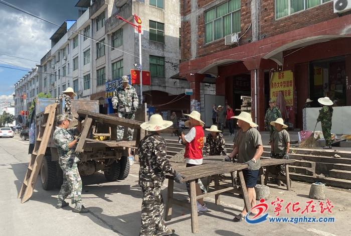 石壁鎮：創城工作再發力 重拳整治不松勁