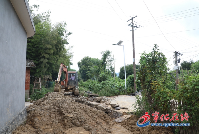 泉上鎮(zhèn):加快推進污水收集管網(wǎng)建設(shè)