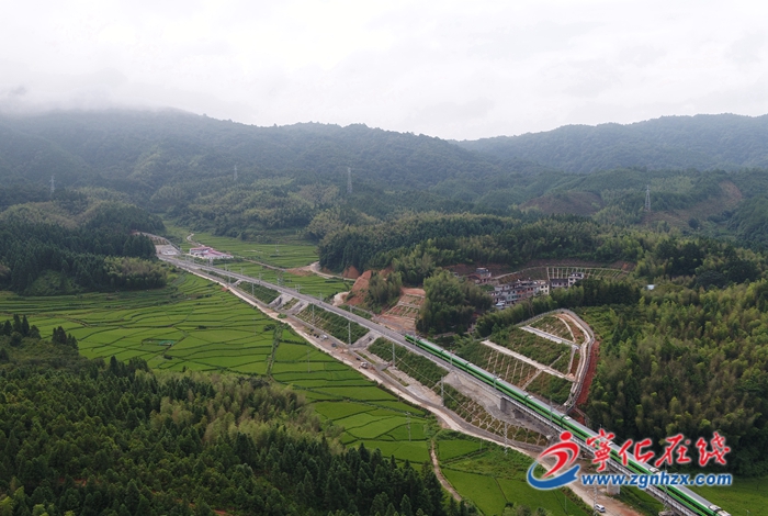 浦梅鐵路、興泉鐵路寧化段進行“復興號”動車組運行試驗