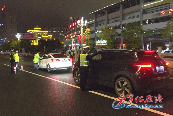 倡導文明出行 爭創文明城市 寧化交警在行動