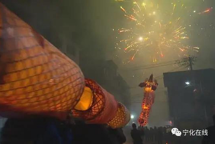 寧化:舞起板凳龍 歡喜鬧新春