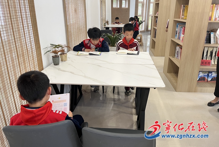 曹坊鎮開展“強國復興有我,感觀紅色歷史”青少年愛國主義教育實踐活動