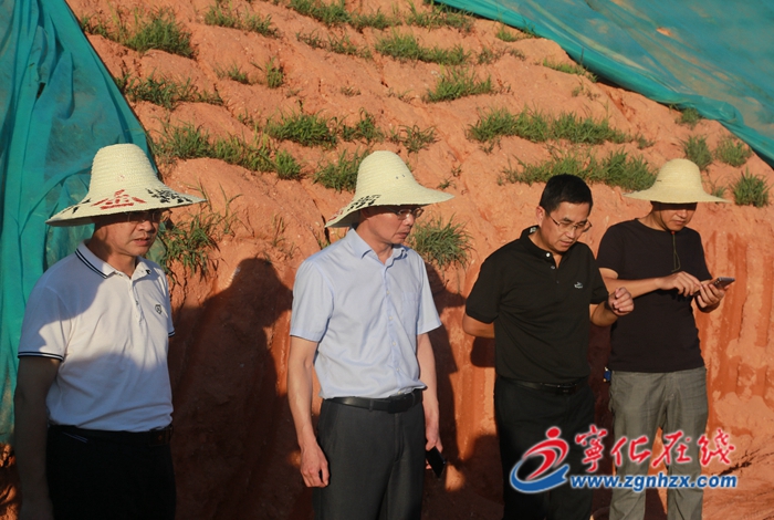 縣領(lǐng)導(dǎo)開展肖家斷面水質(zhì)提升調(diào)研