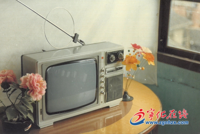 黑白電視機(jī)演繹的多彩山海情