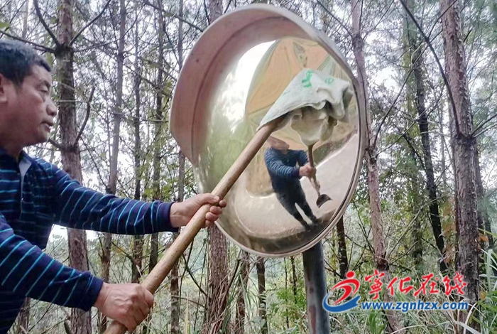 寧化中沙：安裝道路反光鏡 群眾出行更放心