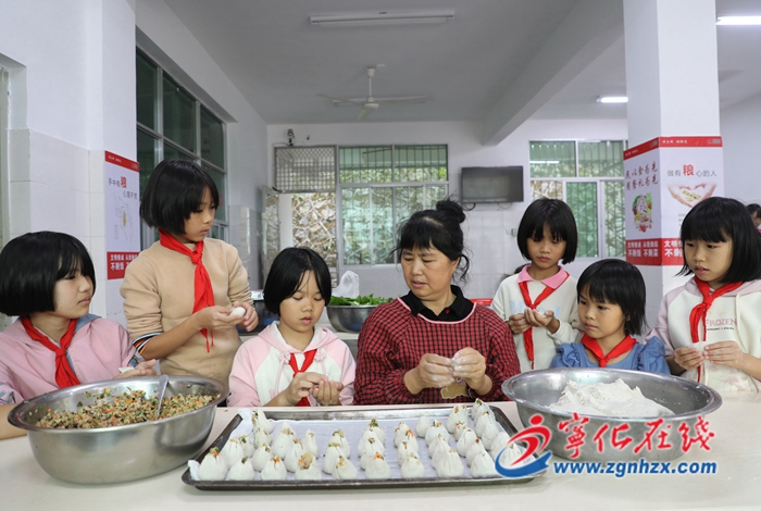 方田中心學校師生歡慶“豐收節”