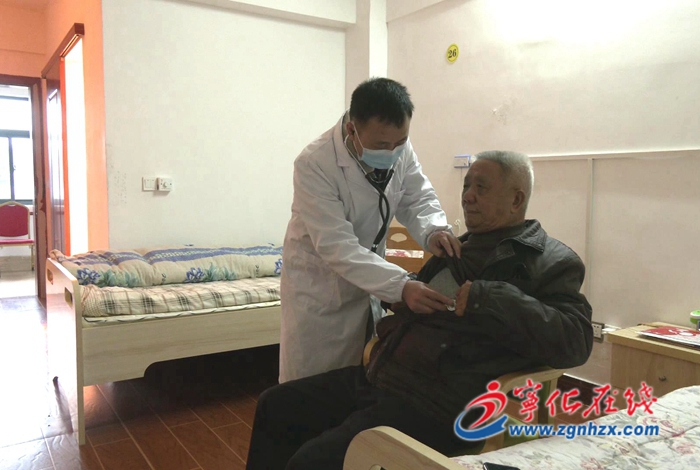 寧化:氣溫驟降及時“加被”關愛老年人