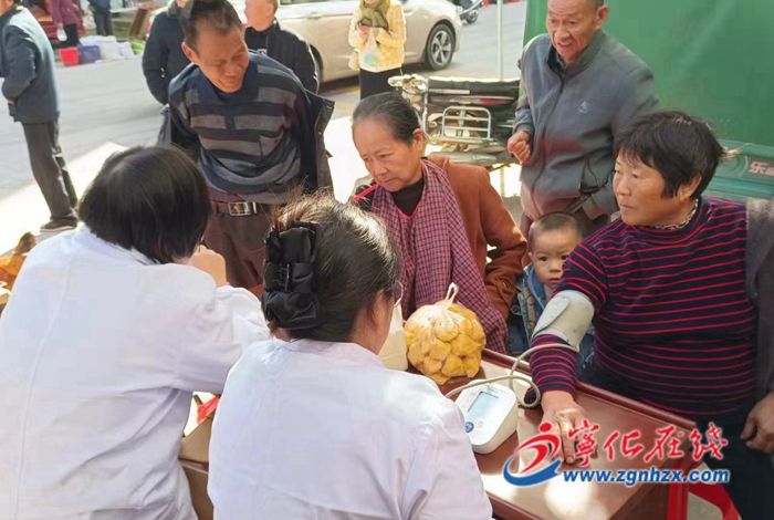 主題教育“五講五問”巡回宣講走進河龍鄉