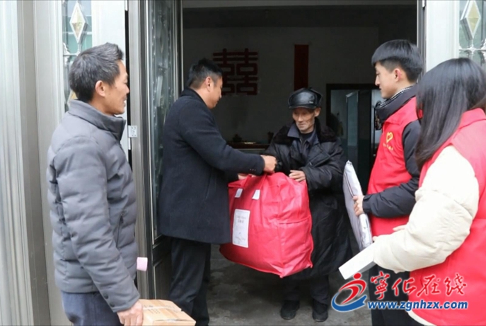 寧化濟(jì)村鄉(xiāng):寒冬送溫暖 慰問(wèn)暖人心