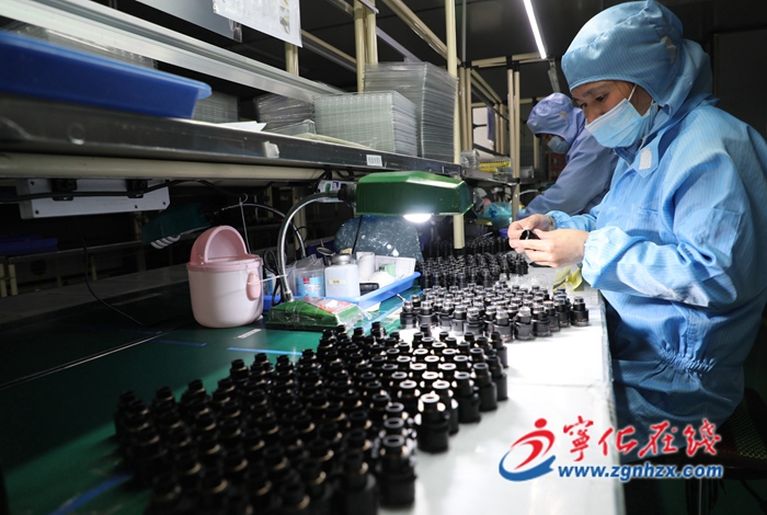 深學爭優 敢為爭先 實干爭效|寧化:福特科光電技改創新促生產