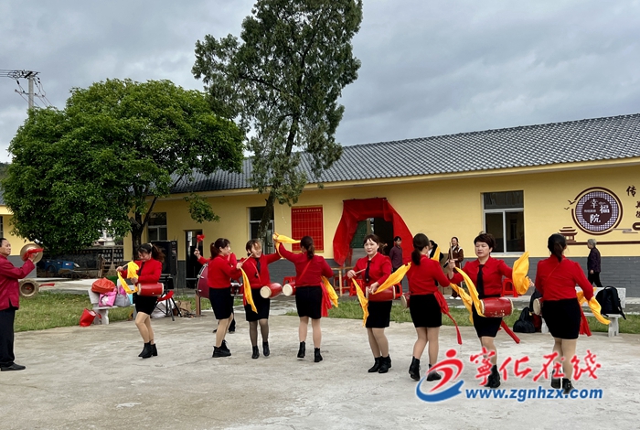 寧化湖村：鄉(xiāng)賢為幸福苑捐贈愛心物資20萬元