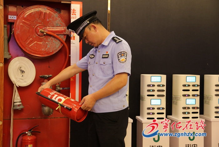 寧化公安局開展第四次夏夜治安巡查宣防集中統(tǒng)一行動