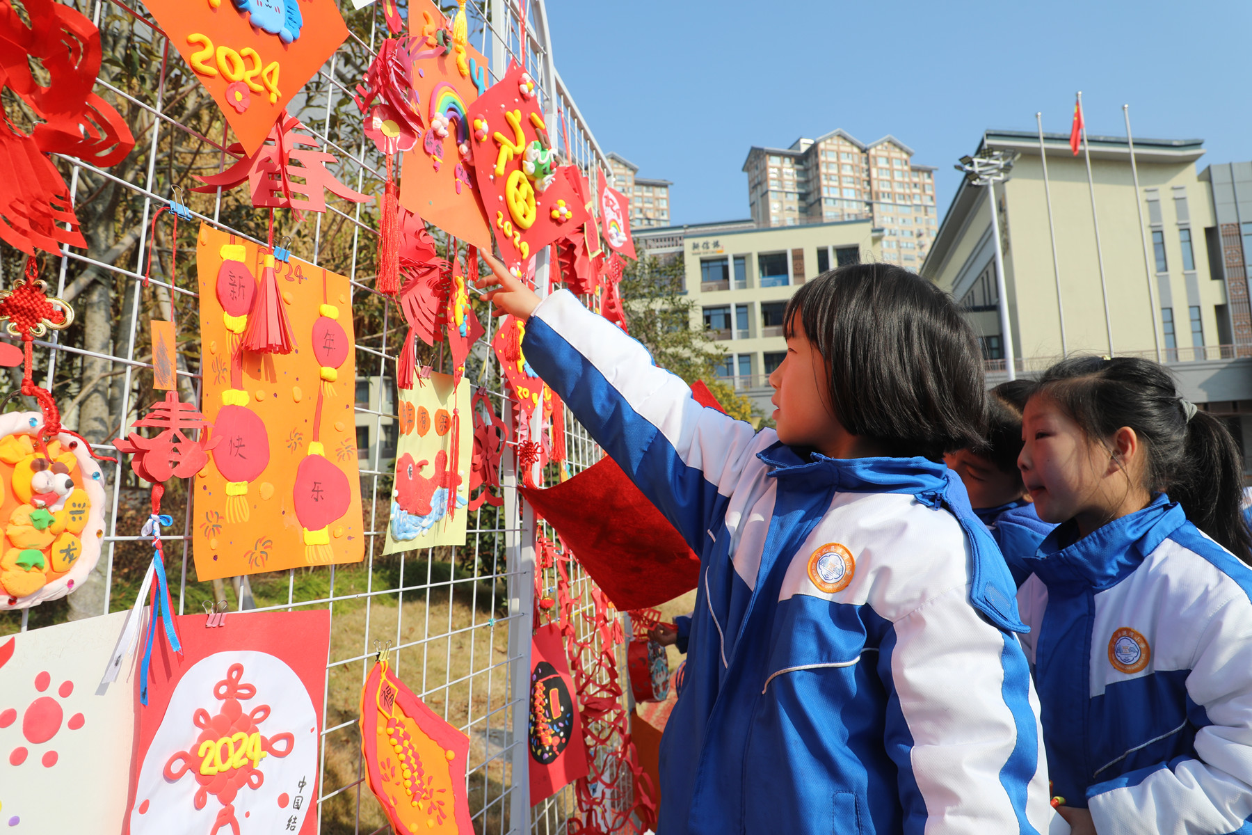 寧化連岡小學(xué)800多名學(xué)生快樂游考