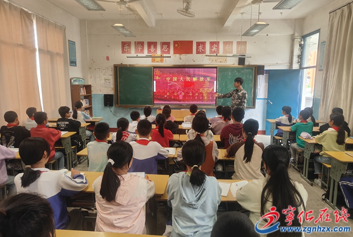 轉業(yè)老兵進校園,紅色薪火永相傳