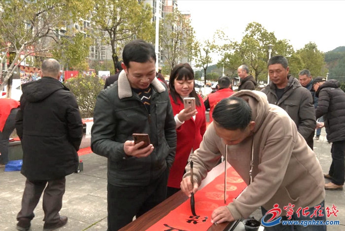 寧化縣城南鎮(zhèn)：新春文化市集活動吸引群眾