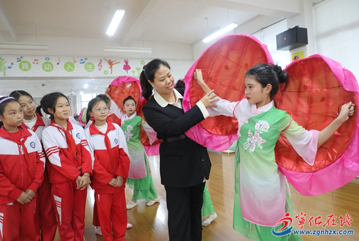 寧化:非遺蚌舞進校園