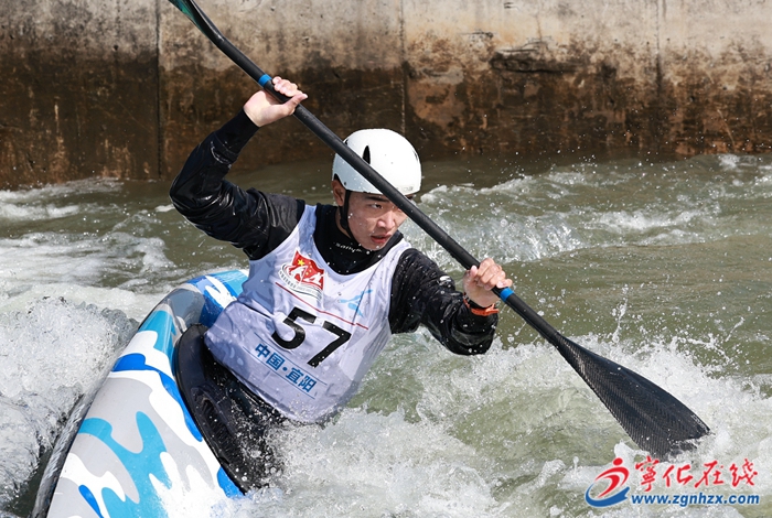 上千次揮槳劃艇,寧化的他在激流中奪冠