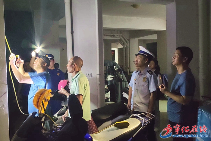 寧化多部門聯(lián)合開展電動自行車集中夜查行動