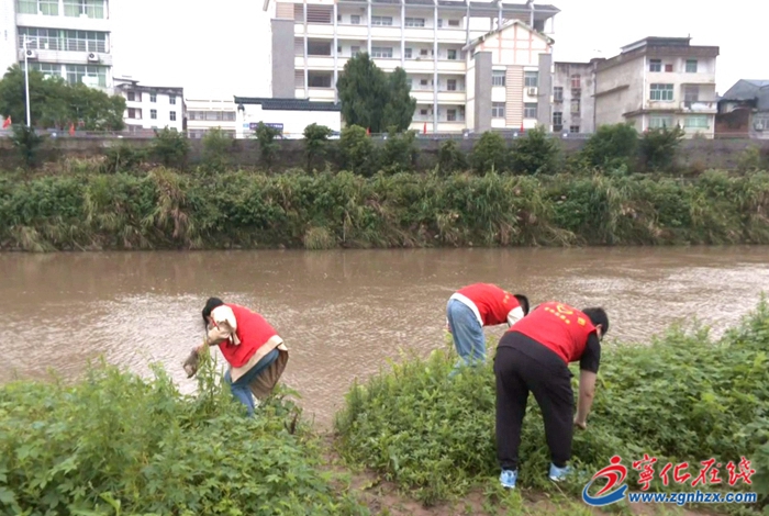 石壁鎮(zhèn)開展環(huán)境日宣傳活動