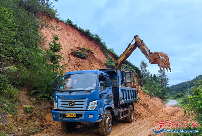 寧化:爭分奪秒開展防汛搶險工作