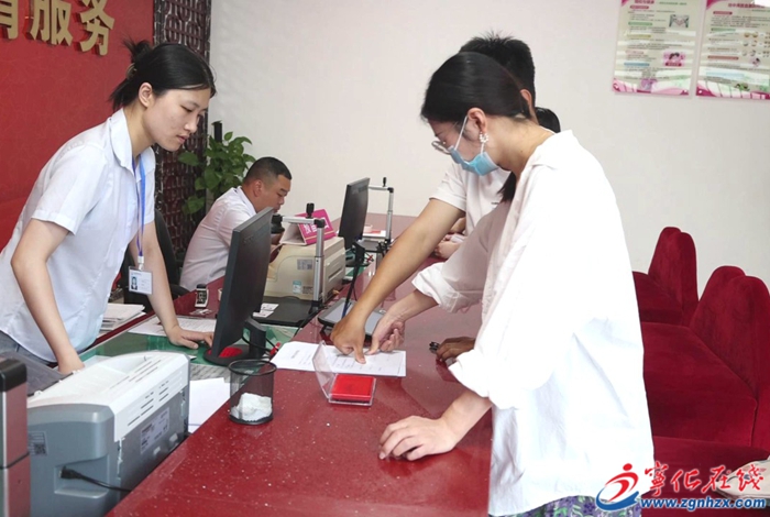 【網(wǎng)絡中國節(jié)·七夕】七夕“不打烊”,寧化縣民政局婚姻登記中心為愛加班!