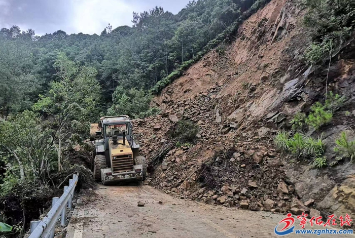 寧化各鄉鎮、部門開展防汛搶險救災工作